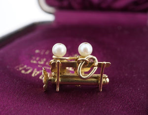 Vintage French 18k Yellow Gold Pearl Two Lovers Park Bench Charm Unique CHS1885