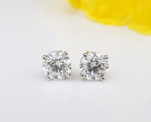 GIA Diamond Stud Earrings 2.6 carat Platinum RBC Natural K SI2 EG2110