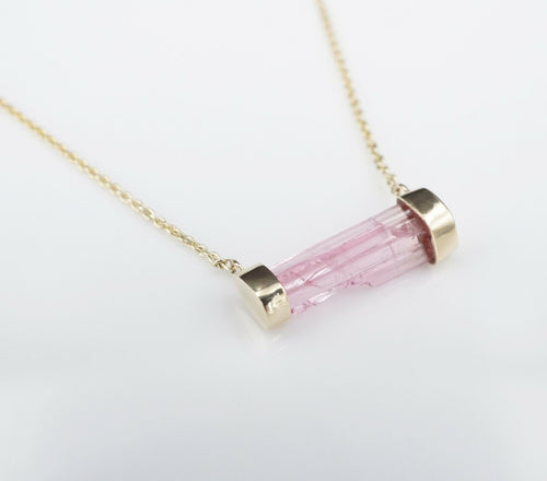 NWOT 14k Yellow Gold Raw Pink Tourmaline Fixed Bar Pendant Necklace 18.5