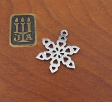 James Avery Flat Snowflake Heart Charm Sterling Silver 3/4" Rare Retired CHS1850