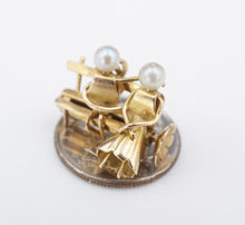 Vintage French 18k Yellow Gold Pearl Two Lovers Park Bench Charm Unique CHS1885
