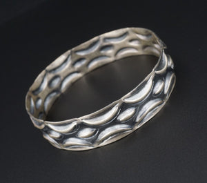 Navajo Sterling Silver Bangle Bracelet Chunky 8.25" T. Yazzie Tribal BS2805