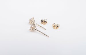 Modern 14k Yellow Gold Round 1/2 ct Diamond Stud Earrings Conflict Free EG1341