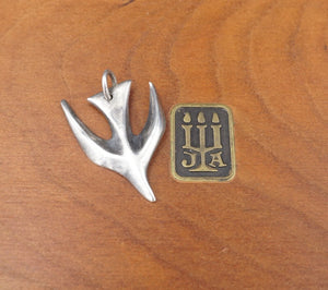 Retired James Avery Sterling Silver Descending Dove of Peace Pendant PS2084