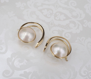 Unique Mabe Pearl Earrings 14k Yellow Gold Hoop Natural 0.9" Vintage EG2414