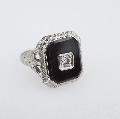 Art Deco 18k White Gold Onyx Diamond Scroll Flowers Ring Size 4 Vintage RG3787