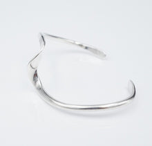 Santo Domingo Sterling Silver Wave Cuff Bracelet Richard Aguilar 6.25" BS2970