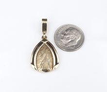 Vintage 9k Yellow Gold Enamel Giraffe Animal Africa Charm Pendant 1.3" PG1745