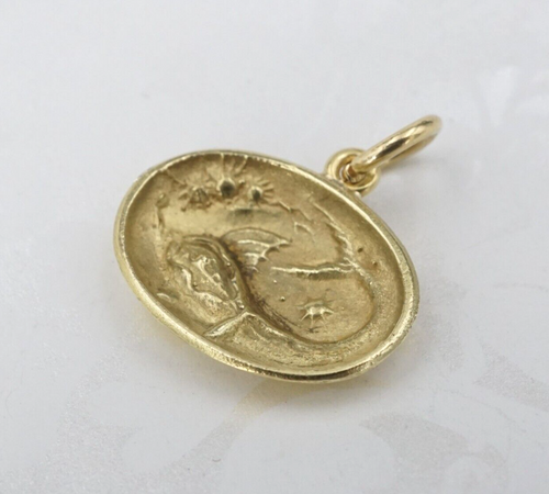 Vintage 18k Yellow Gold Fish Stars Charm Pendant 0.6