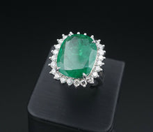 NWOT 14k White Gold 9 carat Natural Emerald Diamond Halo Ring Size 6.75 CO906