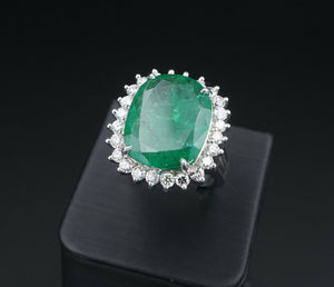 NWOT 14k White Gold 9 carat Natural Emerald Diamond Halo Ring Size 6.75 CO906