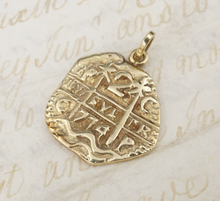 Spanish Cob 2 Escudo Coin Replica Pendant 13-14k Yellow Gold PG1843