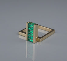 Trisko Emerald Ring 14k Yellow Gold Sculpture Modernist Size 6.5 Chatham RG4376
