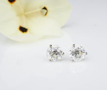 4 Carat VS2 Natural Diamond Stud Earrings GIA Certified CO1078