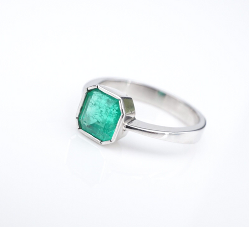 18k White Gold 1.2ct Colombian Emerald Solitaire Ring Bezel Set Size 6.5 RG4083