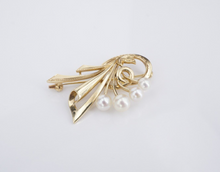 Vintage Mikimoto Pearl Brooch 14k Yellow Gold Ribbon Spray Pin 1.5" OG424