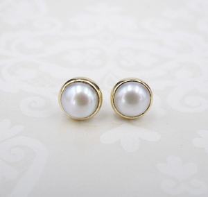 14k Yellow Gold Pearl Stud Earrings 6.5mm Button Bezel Set EG2416