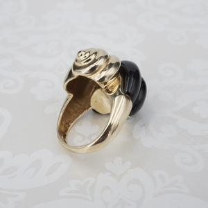 MAZ 14K Ring Yellow Gold Carved Onyx Seashell Size 7 Fluted Dome Swirl RG4364