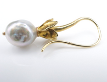 18k Gold Designer Baroque Pearl Dangle Earrings Hook Foliate EG2378