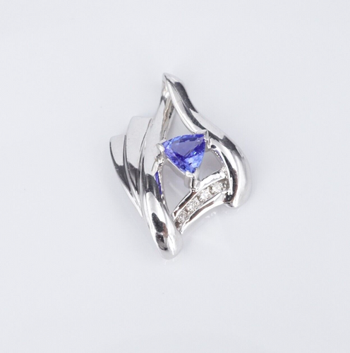 Levian 14k White Gold Tanzanite Diamond Pendant Trillion Vintage PG1896