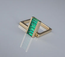 Trisko Emerald Ring 14k Yellow Gold Sculpture Modernist Size 6.5 Chatham RG4376