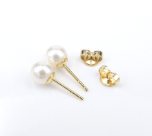 Vintage Mikimoto Pearl Earrings Studs 18k Yellow Gold 6.5mm EG2390