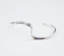 Santo Domingo Sterling Silver Wave Cuff Bracelet Richard Aguilar 6.25" BS2970