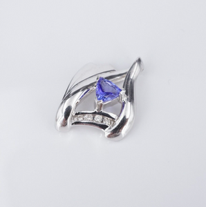 Levian 14k White Gold Tanzanite Diamond Pendant Trillion Vintage PG1896