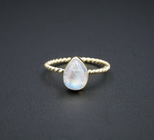 18k Yellow Gold Moonstone Pear Ring Solitaire Twisted Stacker Size 6 RG2682