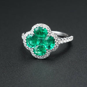 NWOT 18k White Gold 1.8ct Diamond Halo Emerald Quatrefoil Ring Size 6.5 RG3323