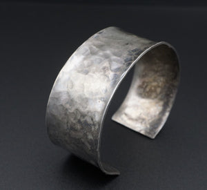 Rustic Vintage Navajo Sterling Silver Hammered Wide Cuff Bracelet 7" 40g BS2610