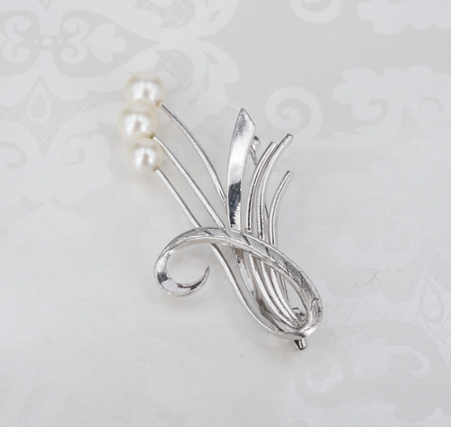 Vintage Mikimoto Pearl Spray Brooch Sterling Silver Ribbon Pin 1.8