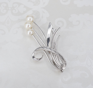 Vintage Mikimoto Pearl Spray Brooch Sterling Silver Ribbon Pin 1.8" OS647
